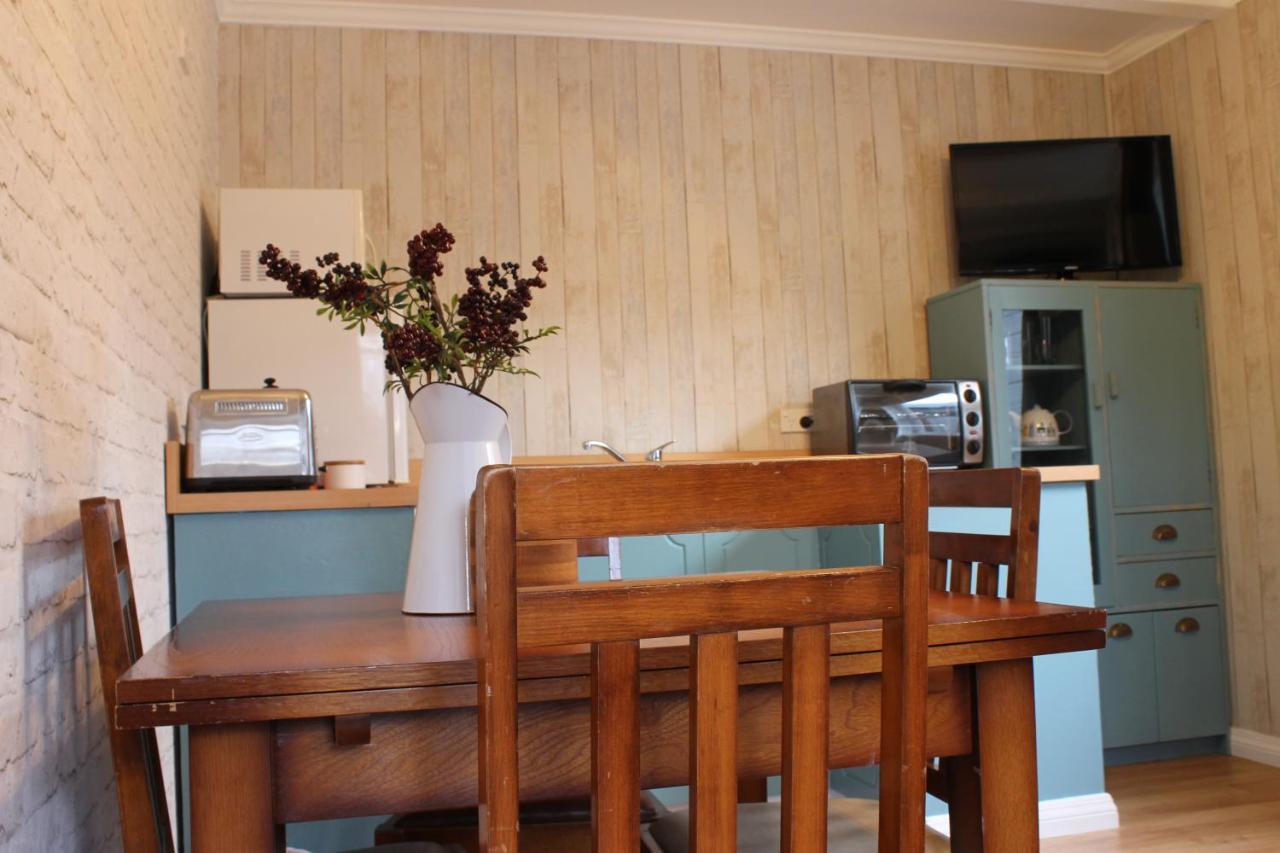 Lawrence Jailbreak Cottage Accommodation מראה חיצוני תמונה
